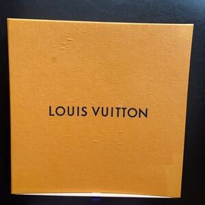 LV scarf box